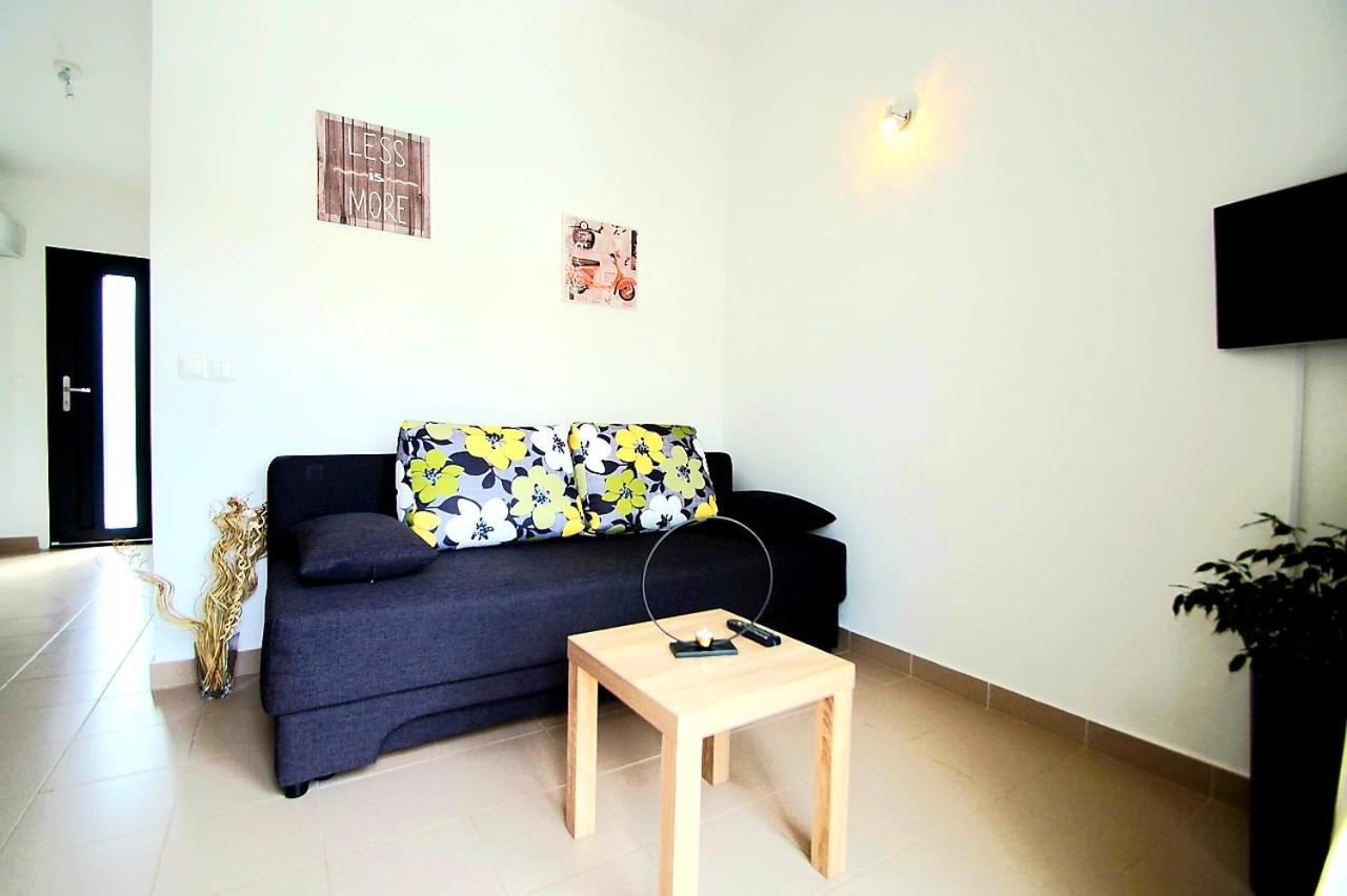 Apartments Petrovic Primošten Buitenkant foto